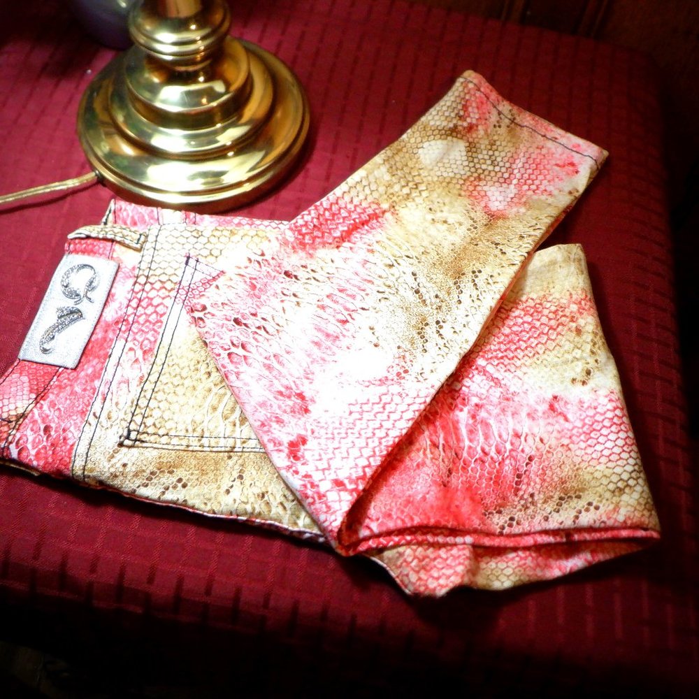 This is it! *** V.O. JEANS ***Stretchy!  Waist 32 Inches